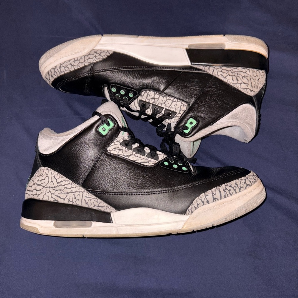 Jordan 3 “Green glow”